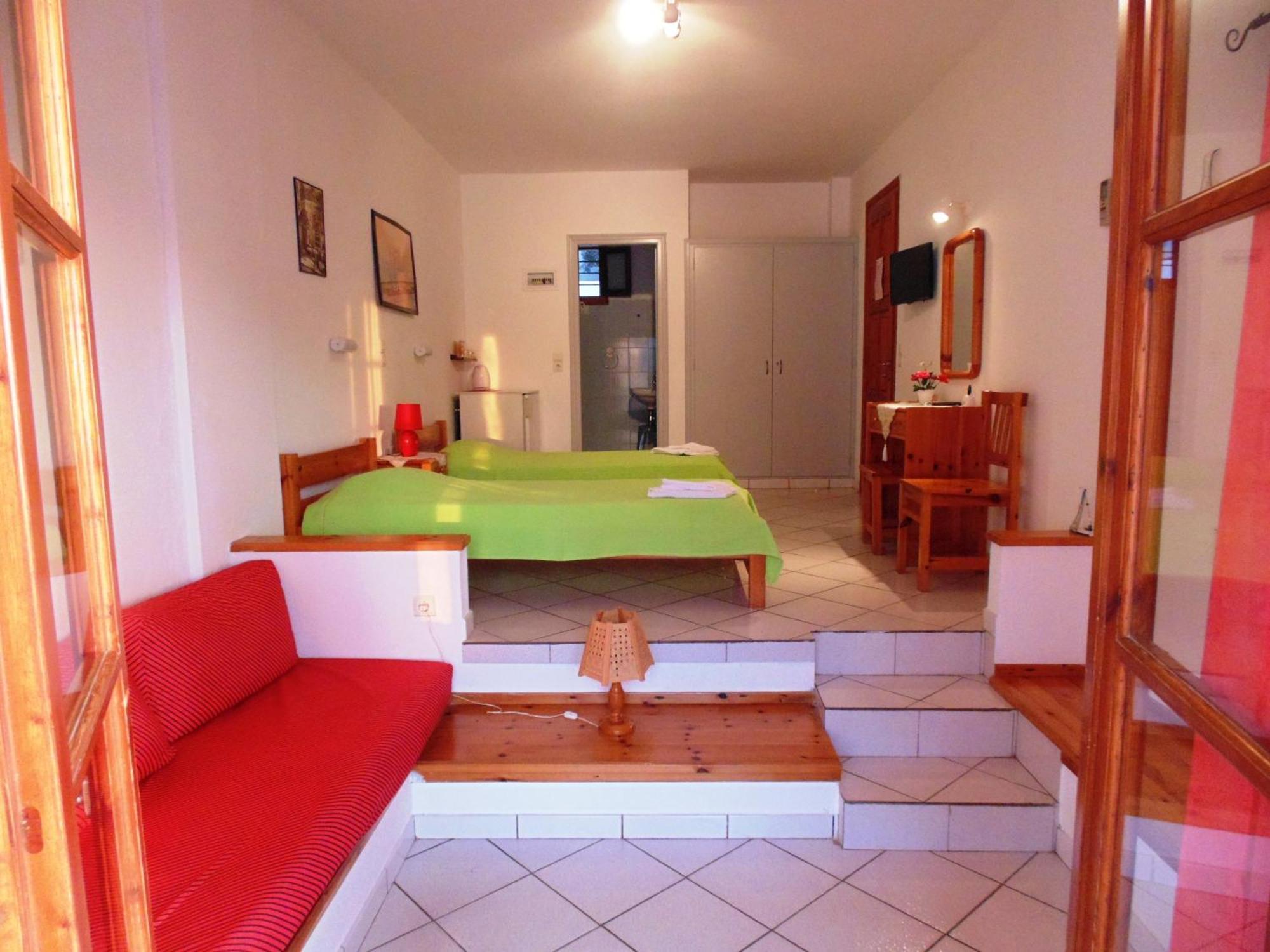 Froudi Rooms Kamares  Exterior photo