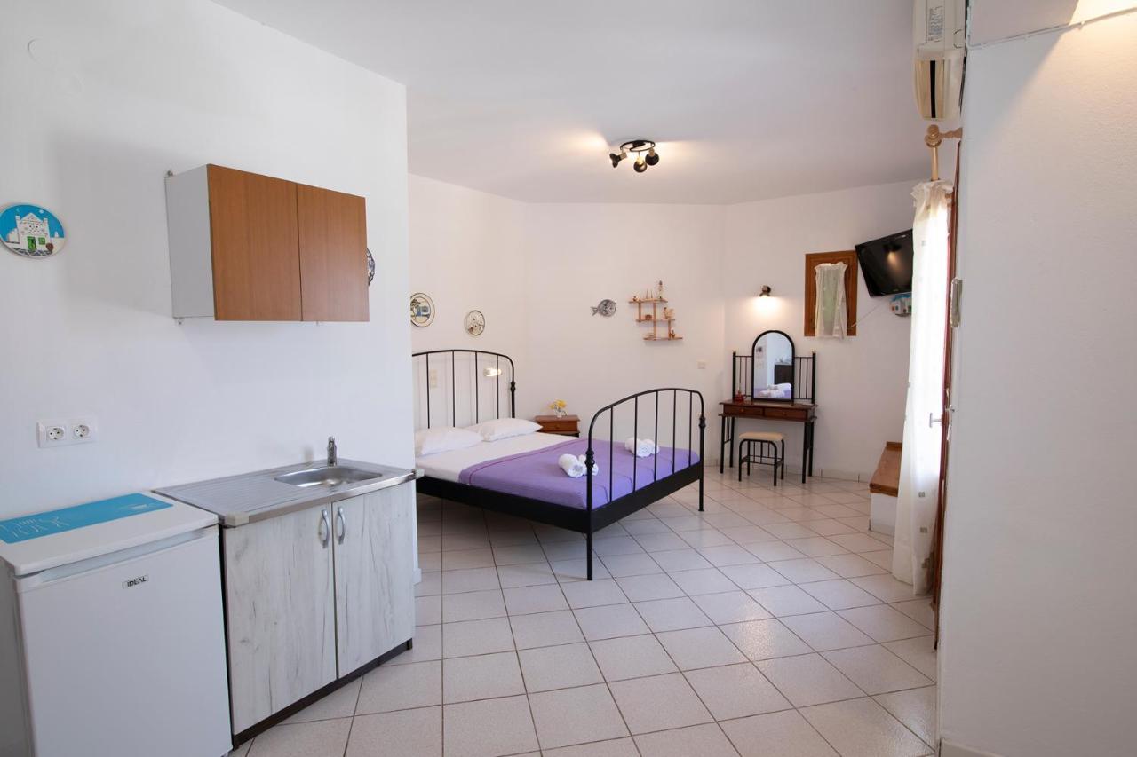 Froudi Rooms Kamares  Exterior photo