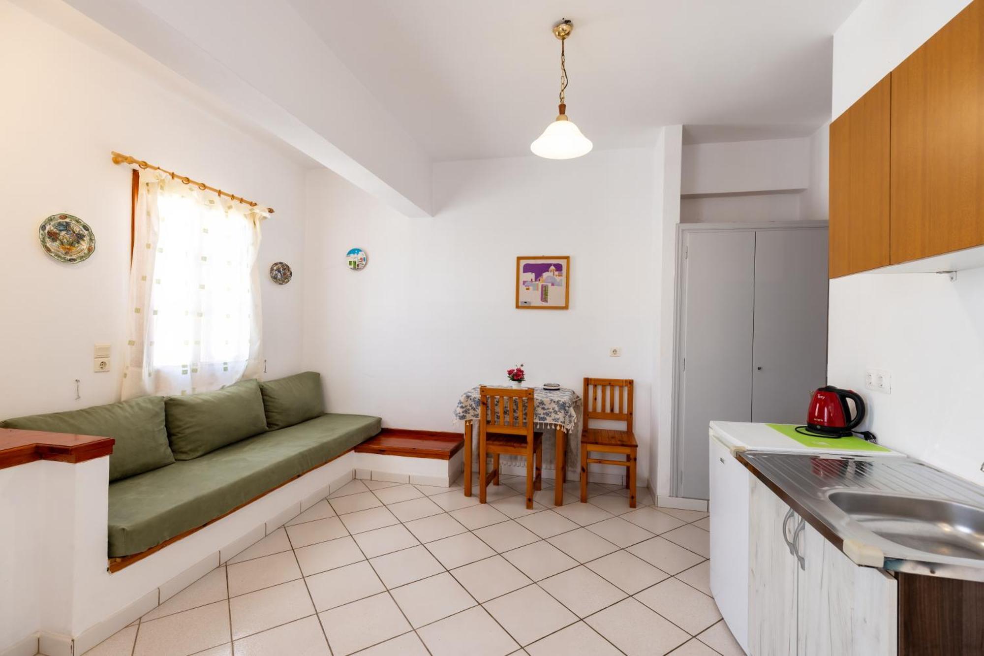 Froudi Rooms Kamares  Exterior photo