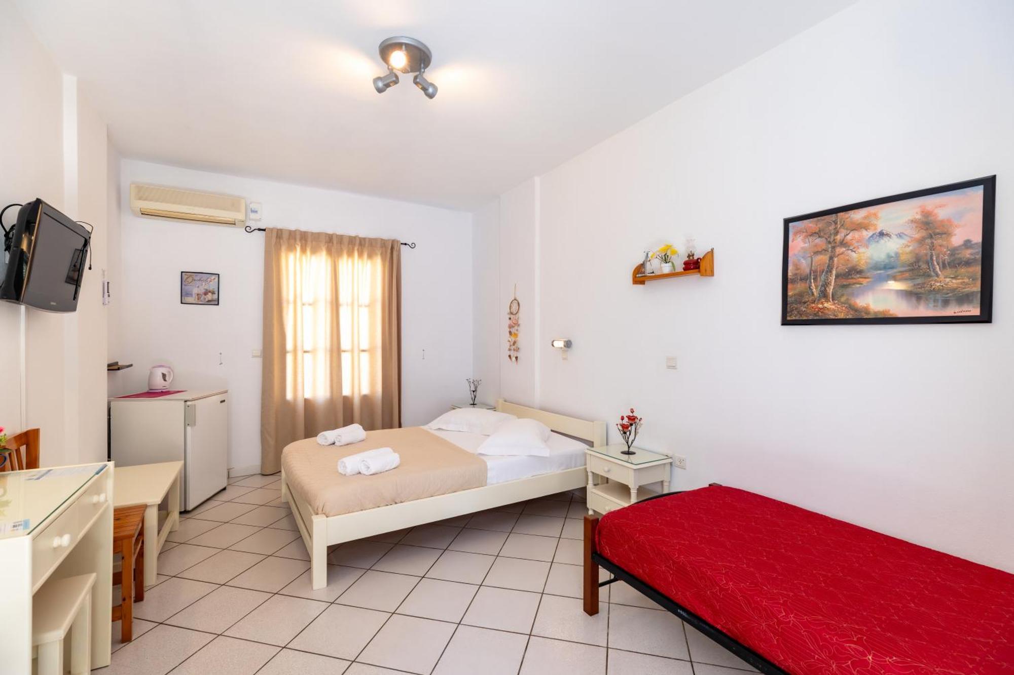 Froudi Rooms Kamares  Exterior photo