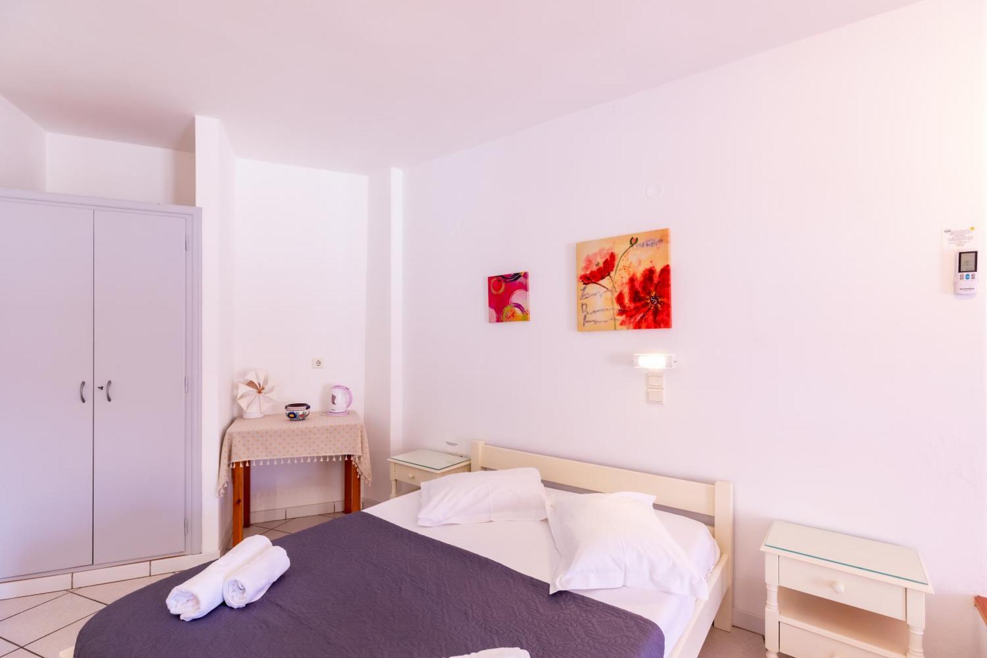 Froudi Rooms Kamares  Exterior photo