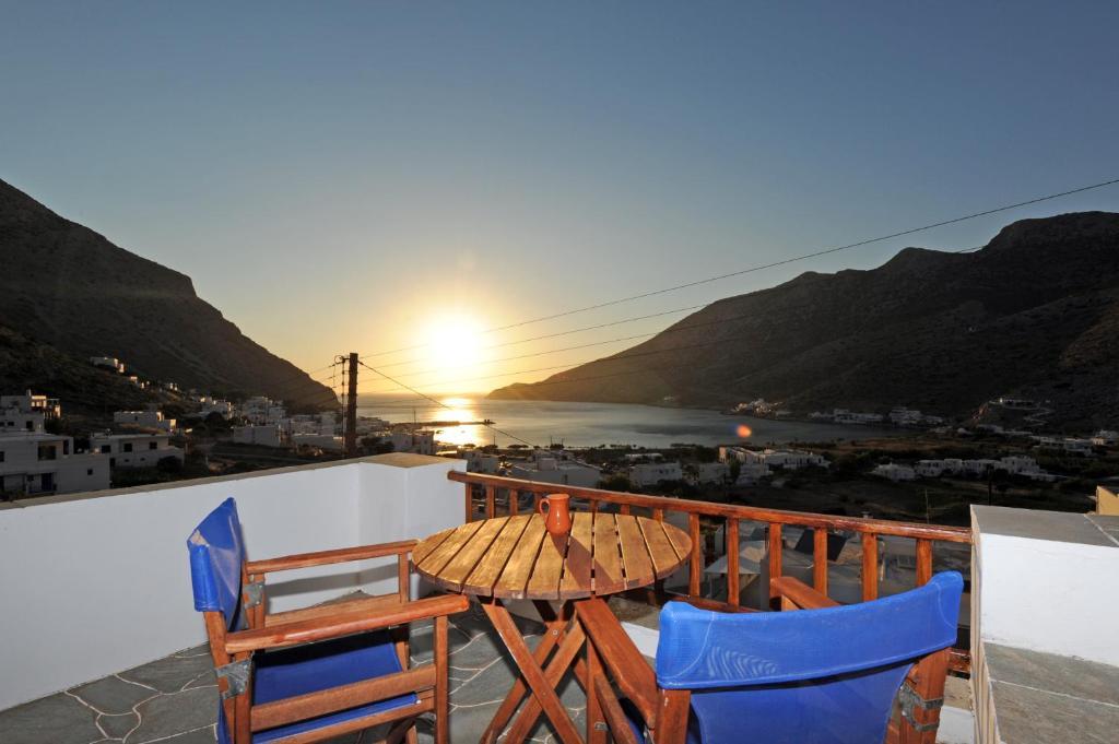 Froudi Rooms Kamares  Exterior photo