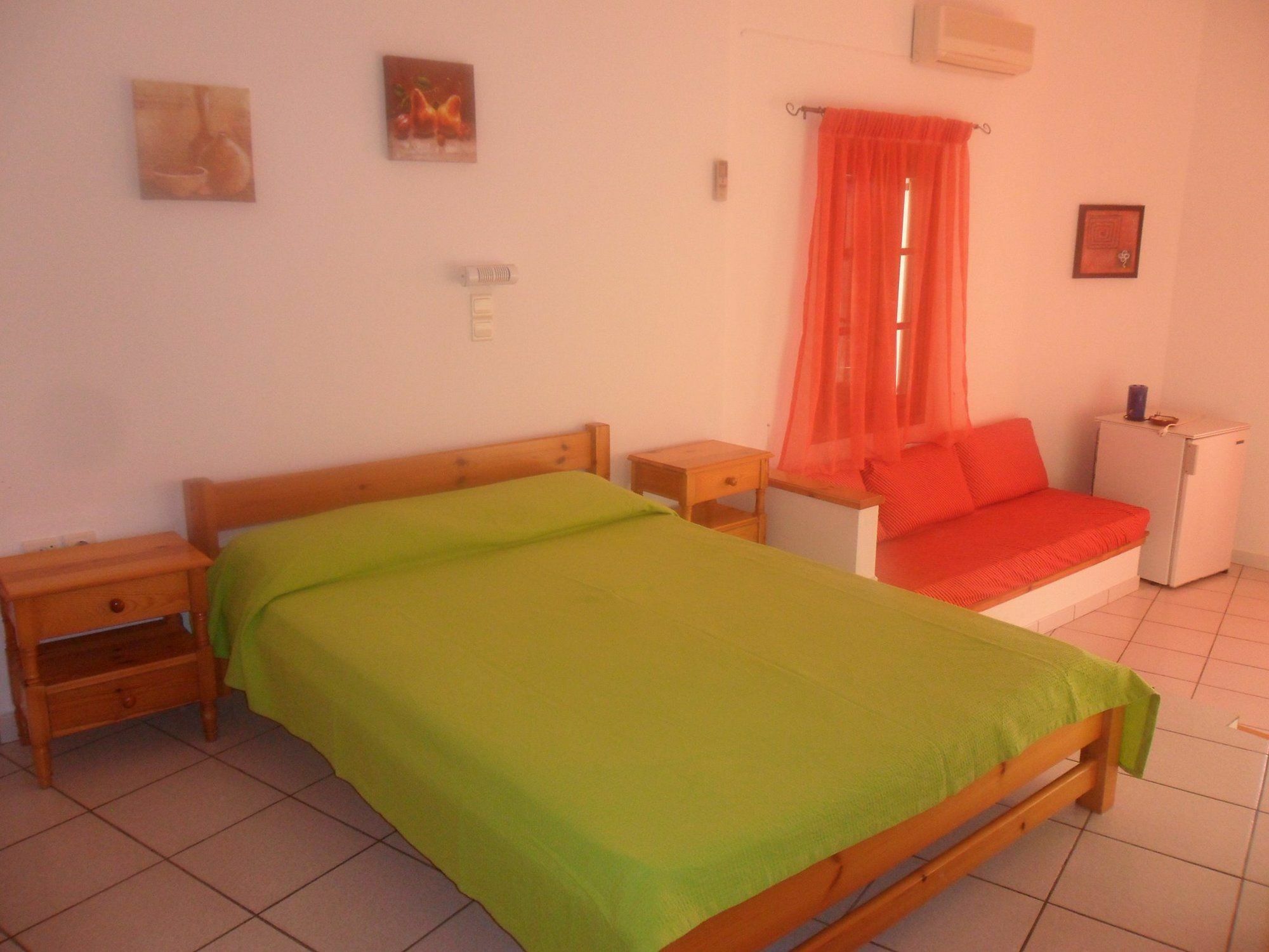 Froudi Rooms Kamares  Exterior photo